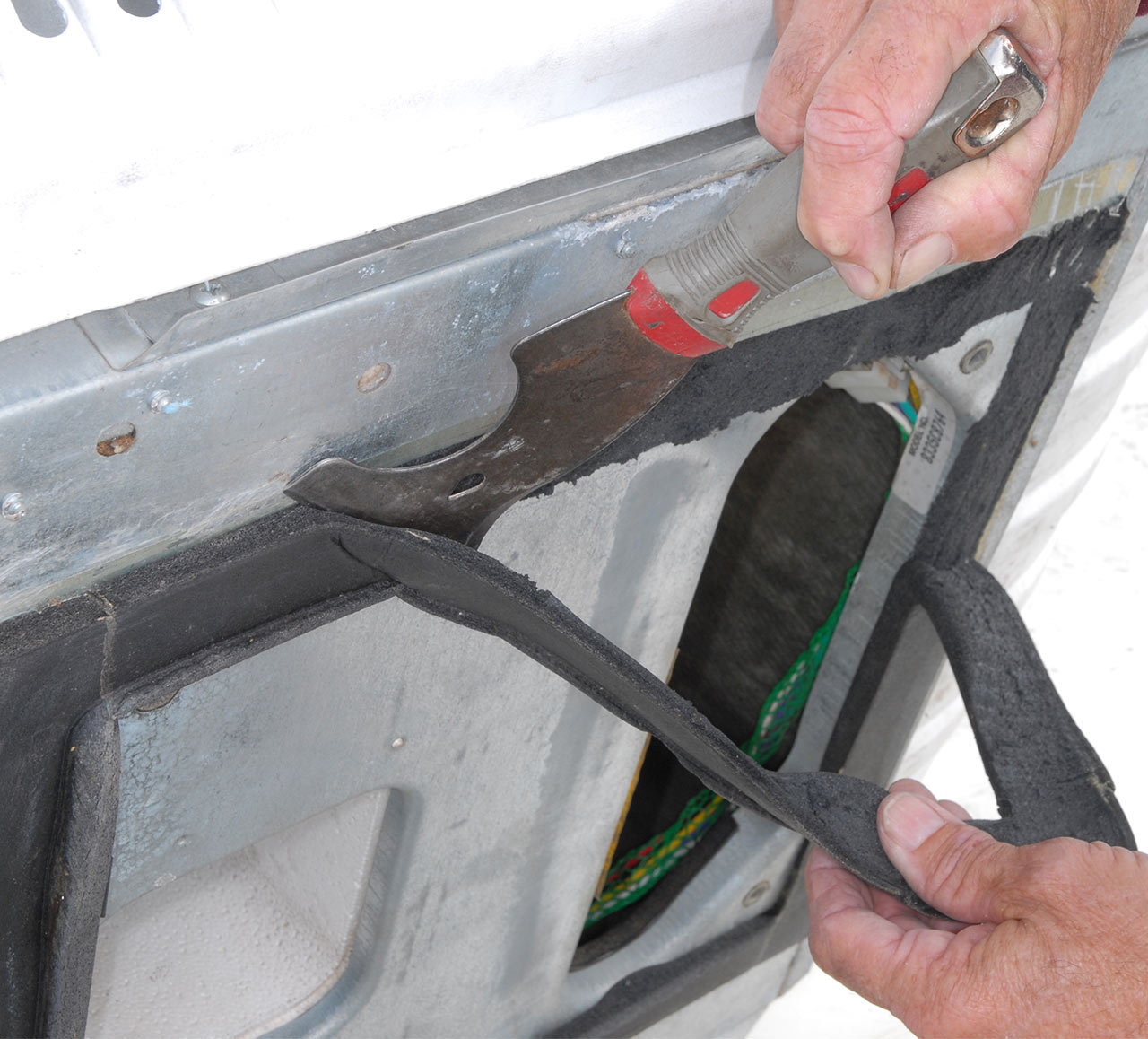 Repairing a worn air conditioning gasket